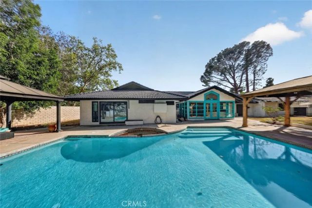 20001 Hiawatha Street, Chatsworth, CA 91311