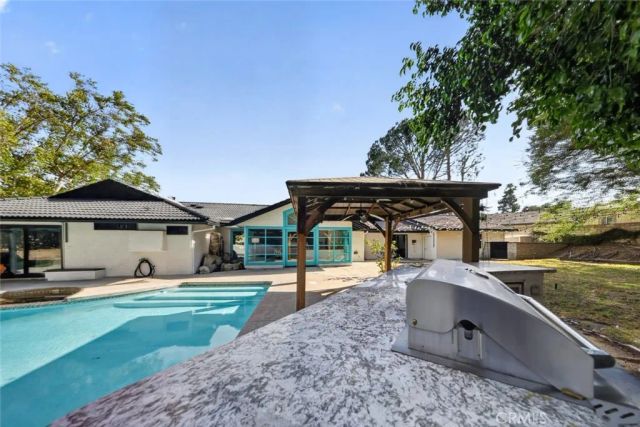 20001 Hiawatha Street, Chatsworth, CA 91311