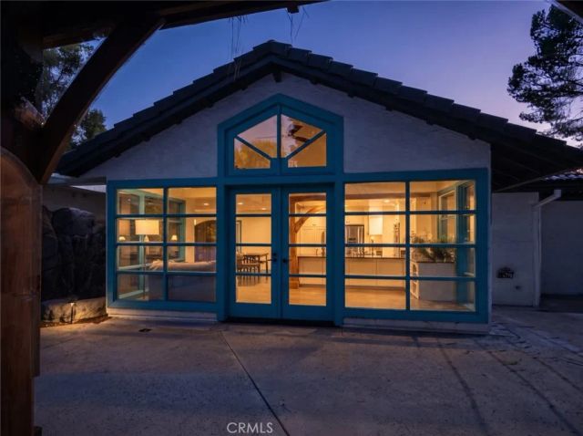 20001 Hiawatha Street, Chatsworth, CA 91311