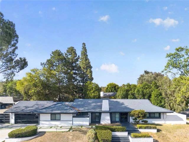 20001 Hiawatha Street, Chatsworth, CA 91311