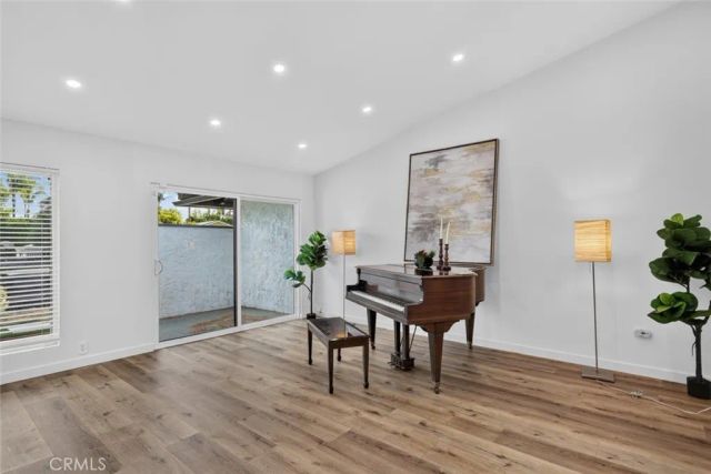 20001 Hiawatha Street, Chatsworth, CA 91311