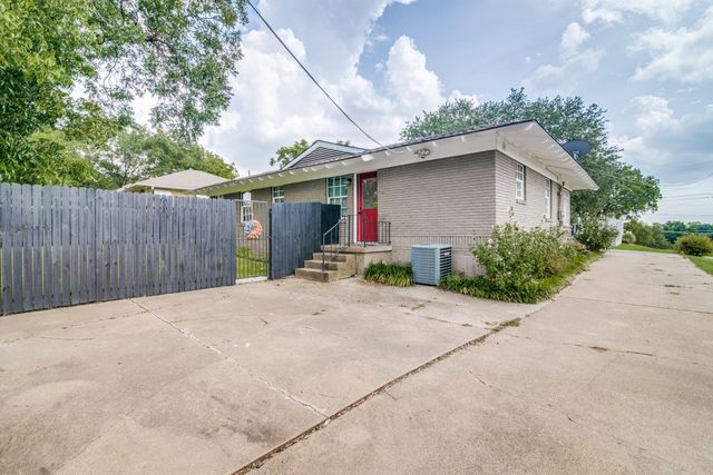 504 W Kaufman Street, Rockwall, TX 75087