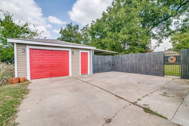 504 W Kaufman Street, Rockwall, TX 75087