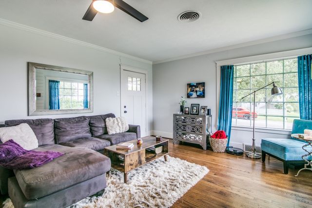 504 W Kaufman Street, Rockwall, TX 75087