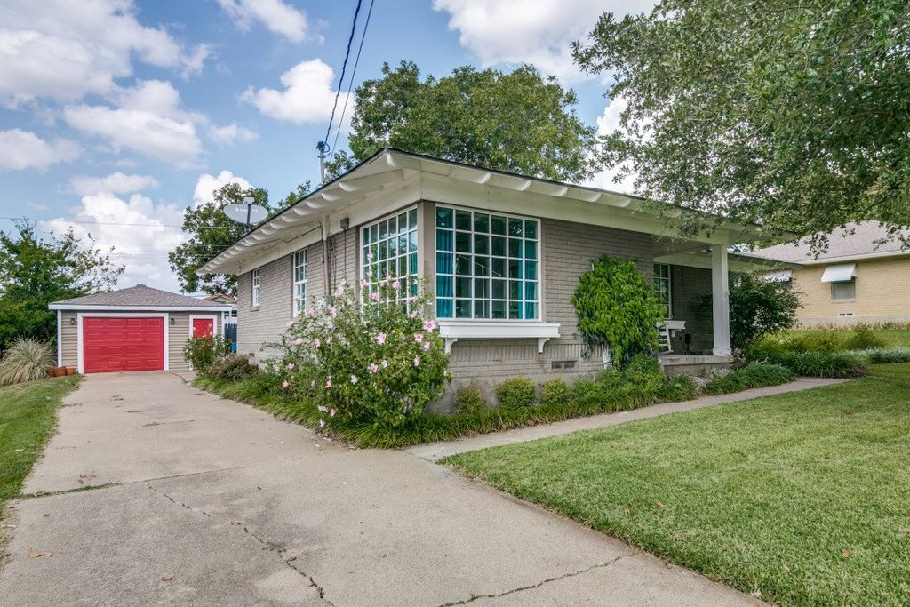 504 W Kaufman Street, Rockwall, TX 75087