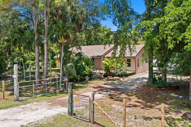 17889 62nd Road N, The Acreage, FL 33470