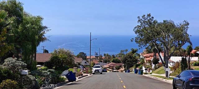 28557 Blythewood Drive, Rancho Palos Verdes, CA 90275