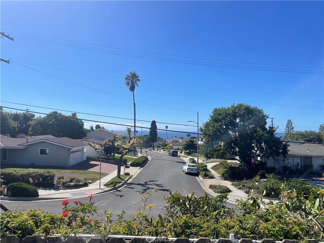 28557 Blythewood Drive, Rancho Palos Verdes, CA 90275