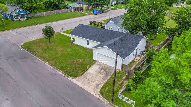 1415 N Elm Street, Weatherford, TX 76086