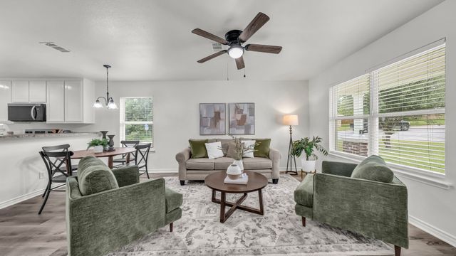 1415 N Elm Street, Weatherford, TX 76086