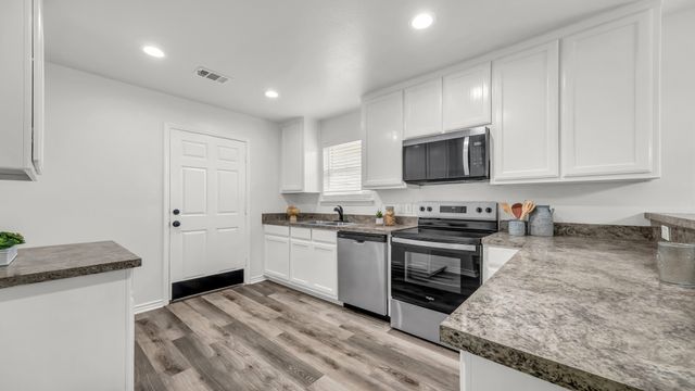 1415 N Elm Street, Weatherford, TX 76086