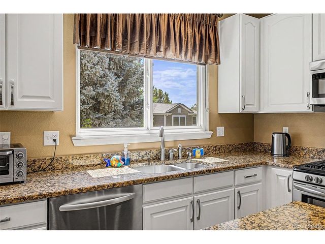 5814 S Danube St, Aurora, CO 80015
