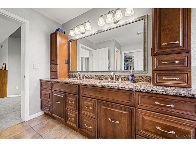 5814 S Danube St, Aurora, CO 80015