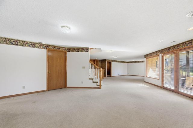 1367 N Hickory Creek ct, Wichita, KS 67235