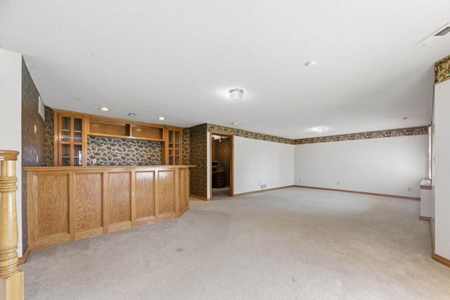 1367 N Hickory Creek ct, Wichita, KS 67235