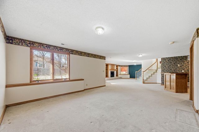 1367 N Hickory Creek ct, Wichita, KS 67235
