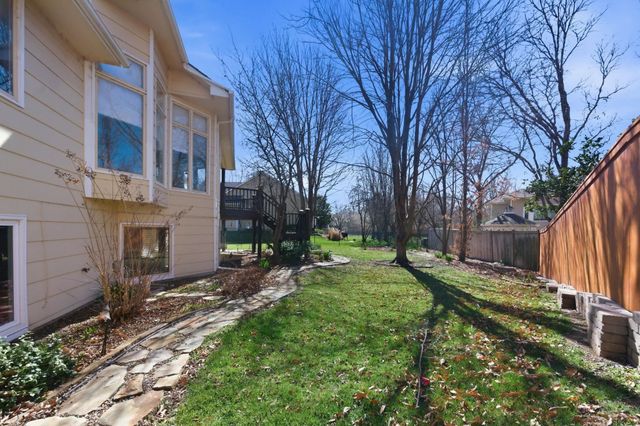 1367 N Hickory Creek ct, Wichita, KS 67235