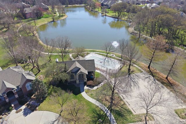 1367 N Hickory Creek ct, Wichita, KS 67235