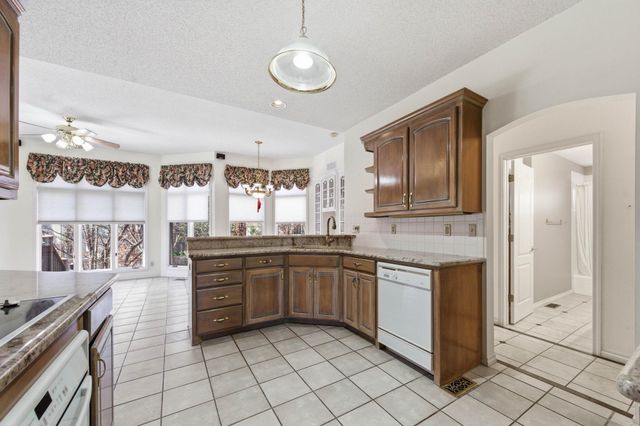 1367 N Hickory Creek ct, Wichita, KS 67235
