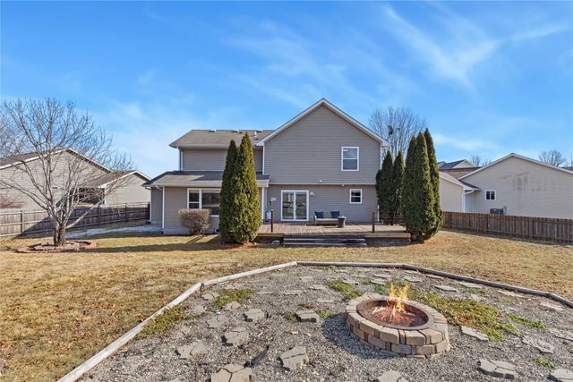 1205 Lancaster Way, Indianola, IA 50125