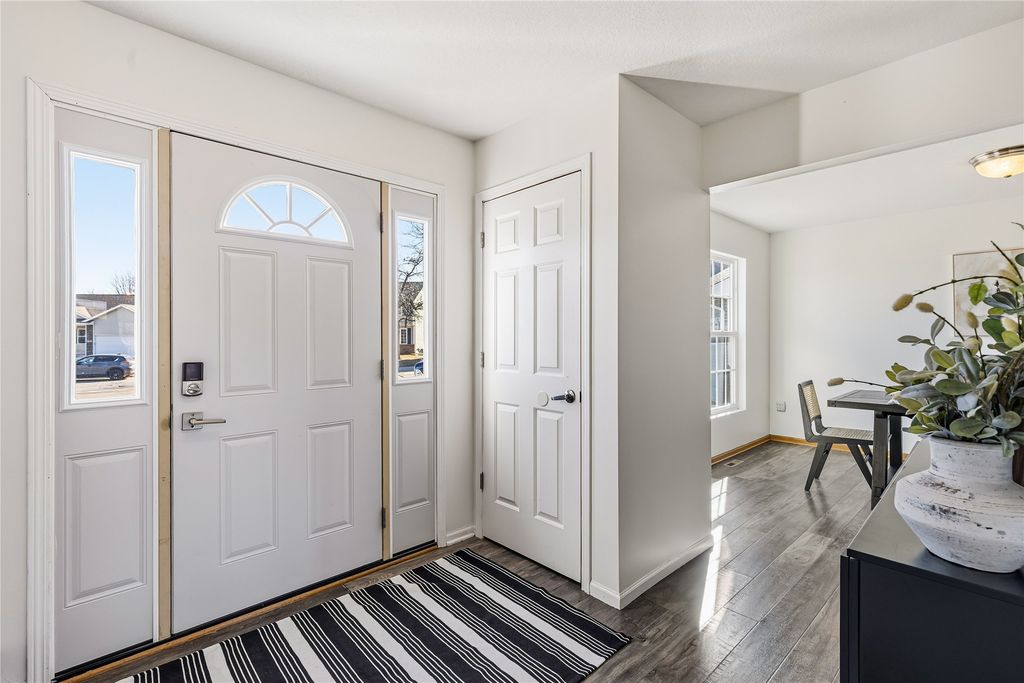 1205 Lancaster Way, Indianola, IA 50125