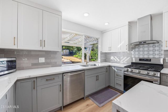 952 Carefree Drive, Simi Valley, CA 93065