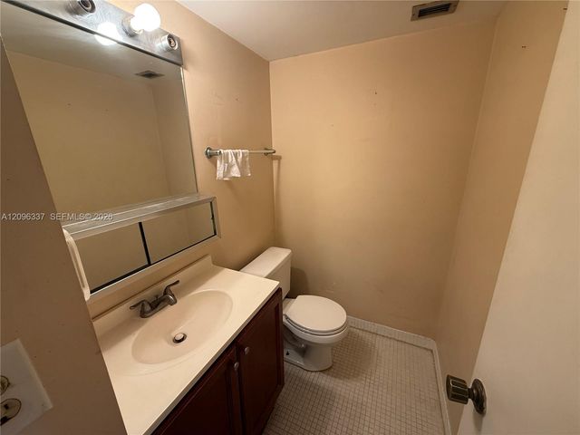 13155 Ixora Court 1110, North Miami, FL 33181