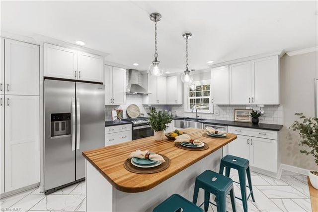 925 Branchwood Drive, Kernersville, NC 27284