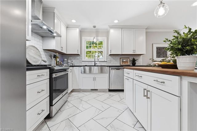 925 Branchwood Drive, Kernersville, NC 27284