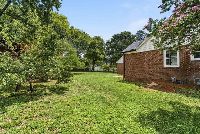 925 Branchwood Drive, Kernersville, NC 27284
