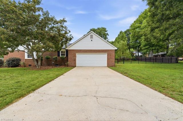 925 Branchwood Drive, Kernersville, NC 27284