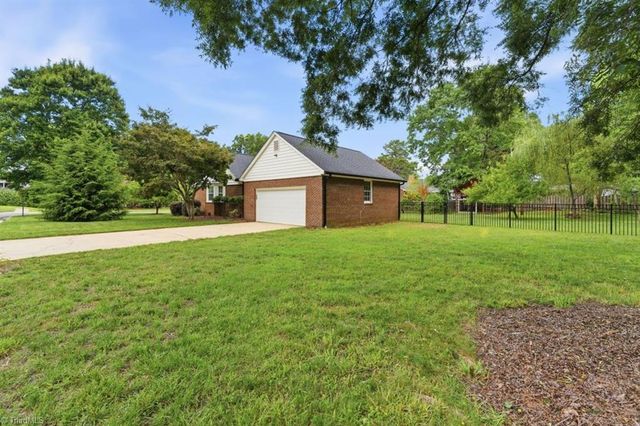 925 Branchwood Drive, Kernersville, NC 27284