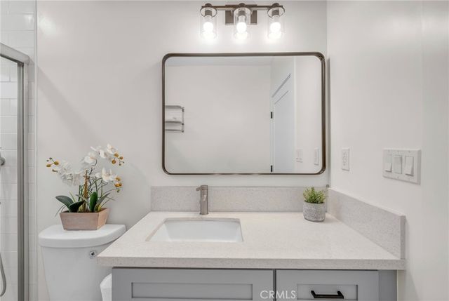 103 N Harvard, Los Angeles, CA 90004