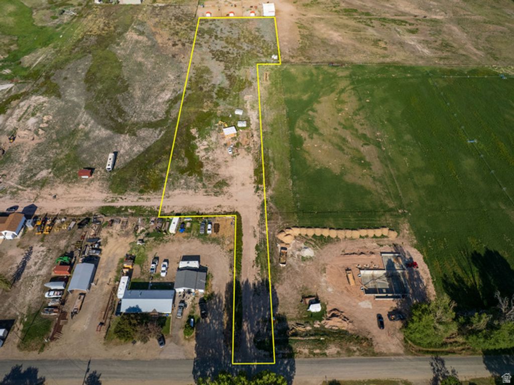 Image 1 of property listing at 2208 N 250 W, Vernal, UT 84078