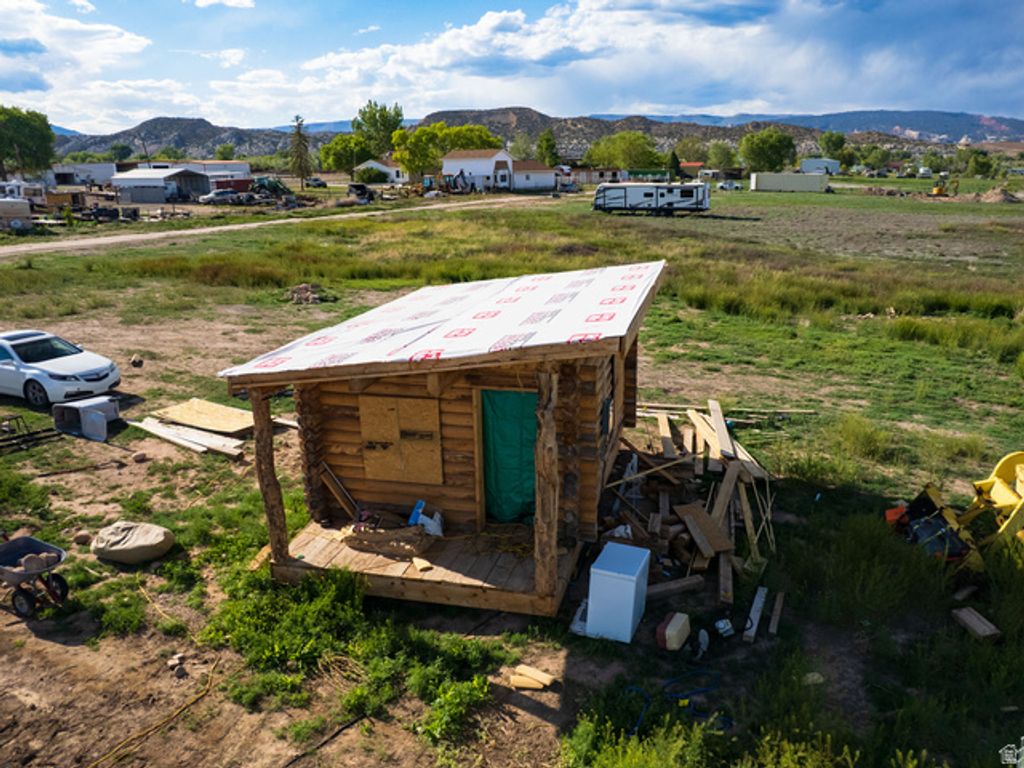 Image 18 of property listing at 2208 N 250 W, Vernal, UT 84078