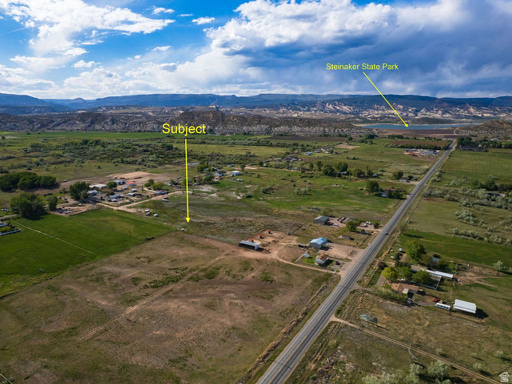 Image 7 of property listing at 2208 N 250 W, Vernal, UT 84078