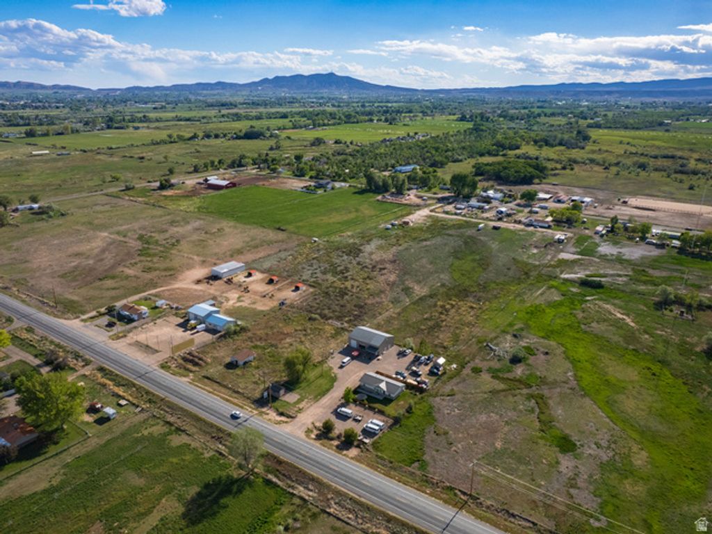 Image 8 of property listing at 2208 N 250 W, Vernal, UT 84078
