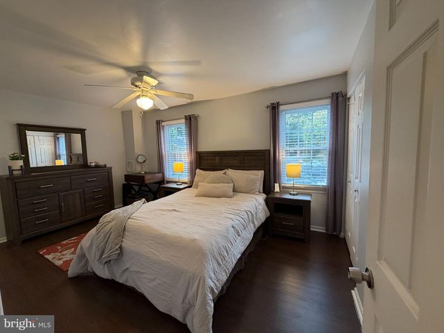 8834 SURVEYORS PL, Springfield, VA 22151