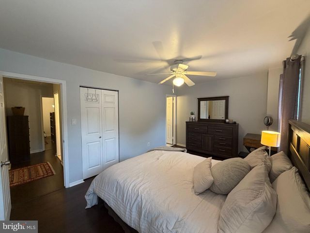 8834 SURVEYORS PL, Springfield, VA 22151