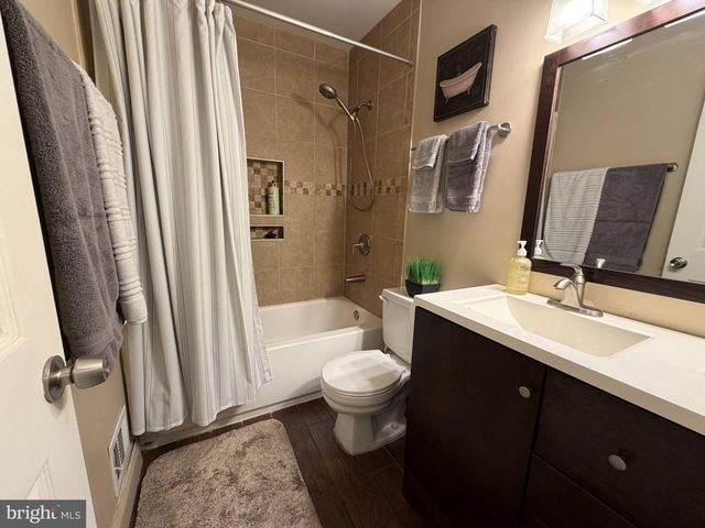 8834 SURVEYORS PL, Springfield, VA 22151