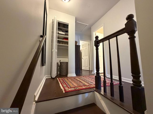 8834 SURVEYORS PL, Springfield, VA 22151