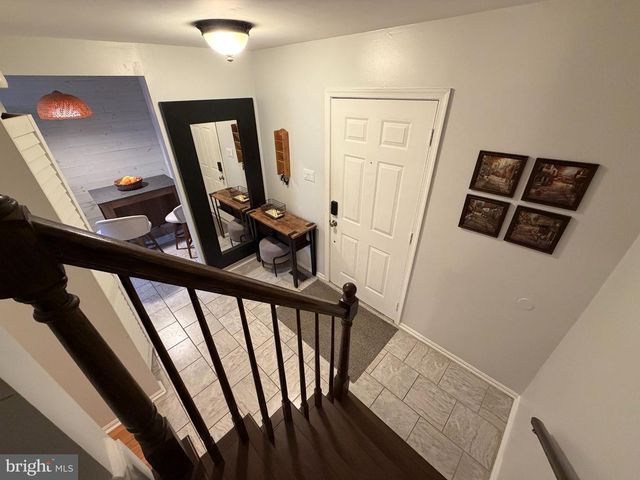 8834 SURVEYORS PL, Springfield, VA 22151