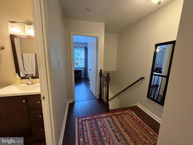 8834 SURVEYORS PL, Springfield, VA 22151