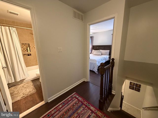 8834 SURVEYORS PL, Springfield, VA 22151