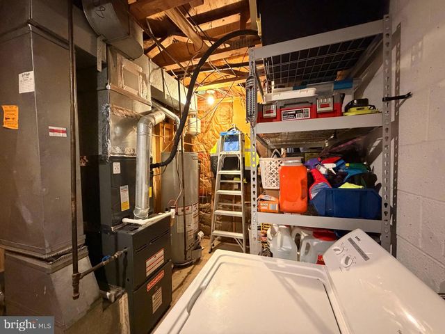 8834 SURVEYORS PL, Springfield, VA 22151