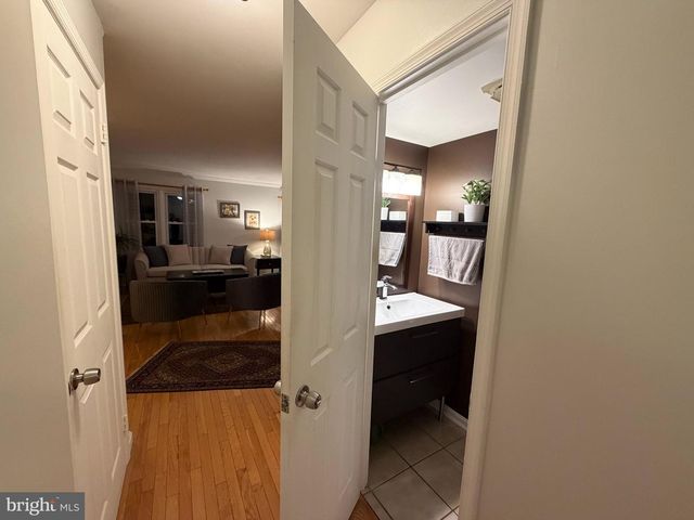 8834 SURVEYORS PL, Springfield, VA 22151