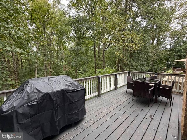8834 SURVEYORS PL, Springfield, VA 22151