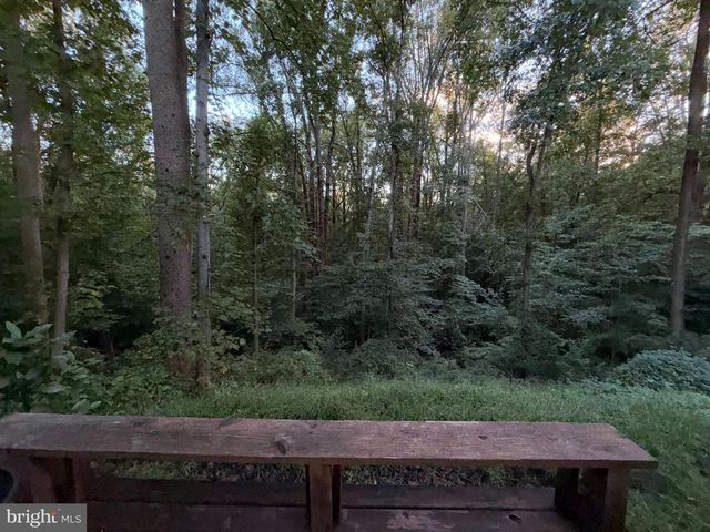 8834 SURVEYORS PL, Springfield, VA 22151