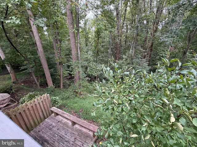 8834 SURVEYORS PL, Springfield, VA 22151