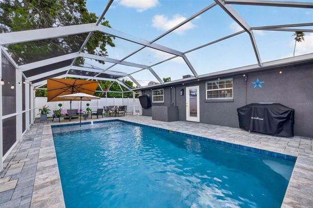 4018 HELENA STREET NE, St Petersburg, FL 33703